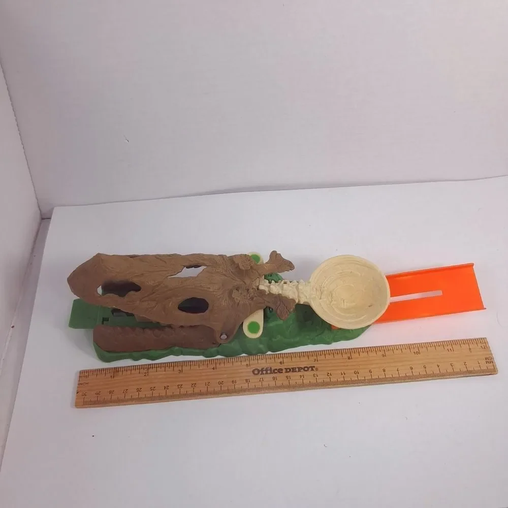 Hot Wheels Dino trick track dinosaur skull track part skeleton bones head N4723